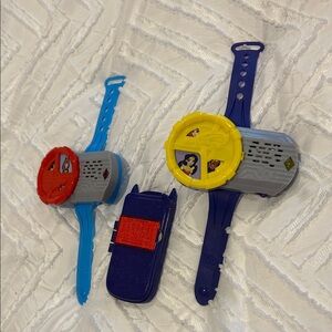 DC Superheroes Girl's Wrist Walkie Talkie Set & Batgirl Decoding Communicator